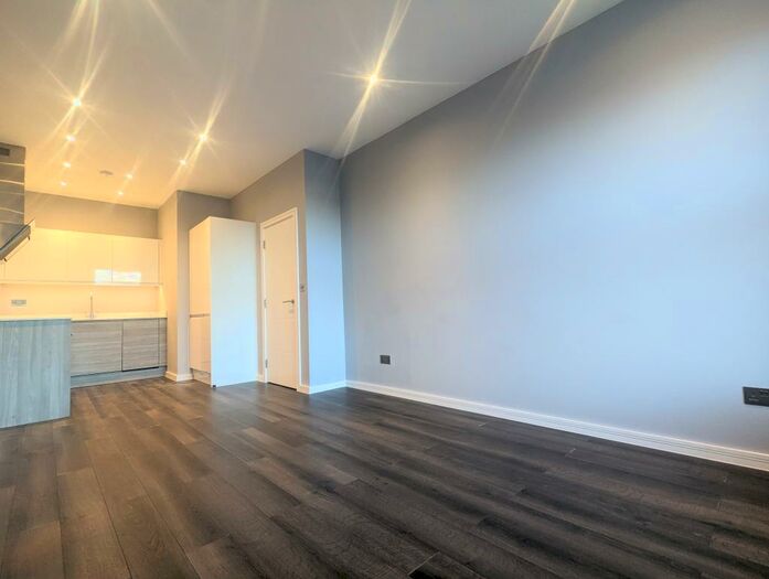 1 Bedroom Apartment To Rent In Brants Bridge, Bracknell, RG12