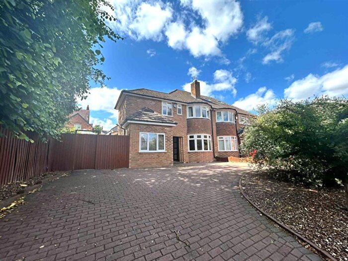3 Bedroom Semi-Detached House To Rent In Cotton Lane, Moseley, Birmingham, B13