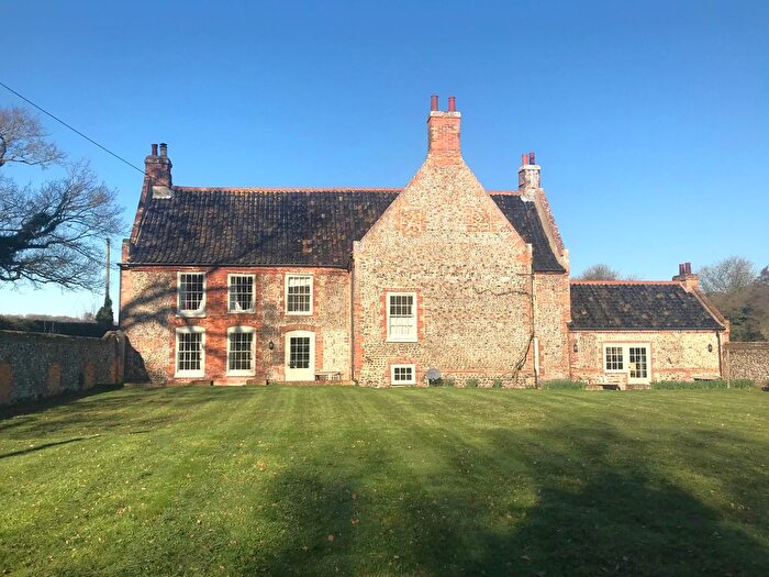 4 Bedroom Detached House To Rent In Meadow Farmhouse, Blakeney Road, Holt, Norfolk, NR25