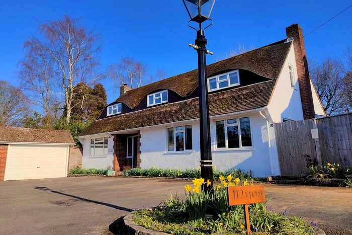 4 Bedroom Detached House For Sale In Winchester Road, Micheldever, Winchester, SO21