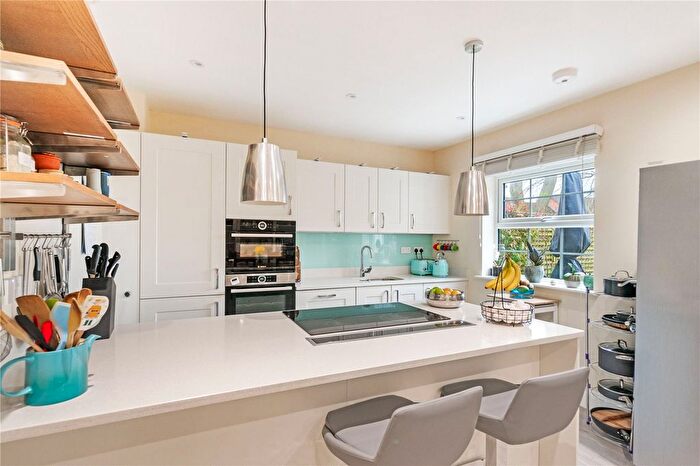 3 Bedroom Detached House For Sale In Redcliffe Place, Tunbridge Wells, Kent, TN2