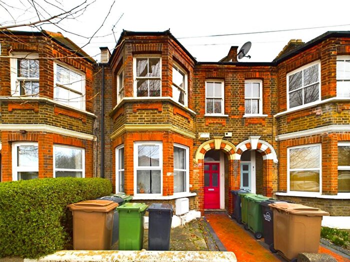 1 Bedroom Flat To Rent In Edward Road, Walthamstow, London, E17
