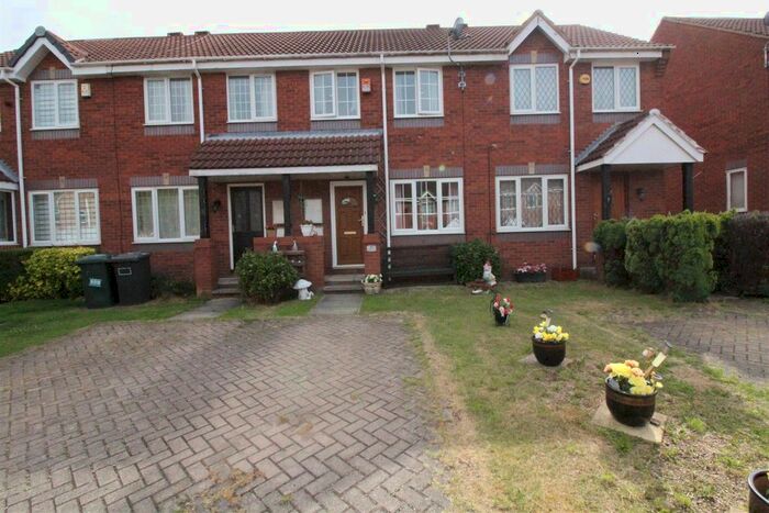 2 Bedroom Town House To Rent In Wheat Close, Dewsbury, WF13