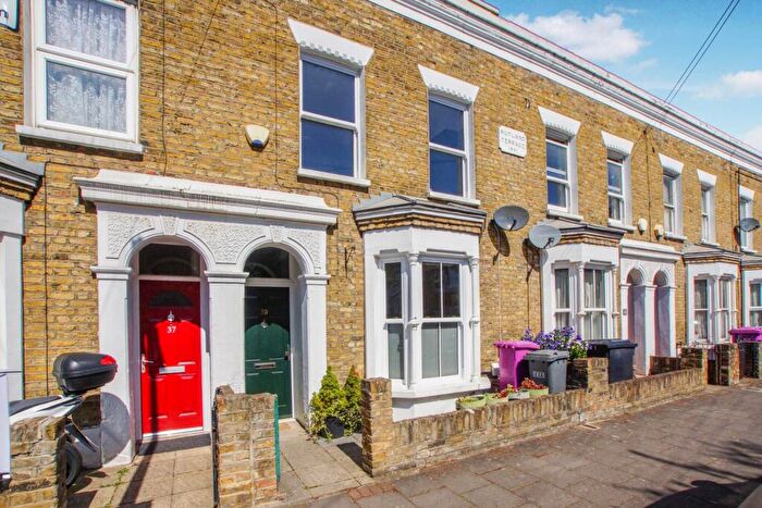 3 Bedroom House For Sale In Oban Street, London, E14
