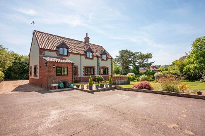 5 Bedroom Detached House For Sale In The Street, Little Barningham, NR11