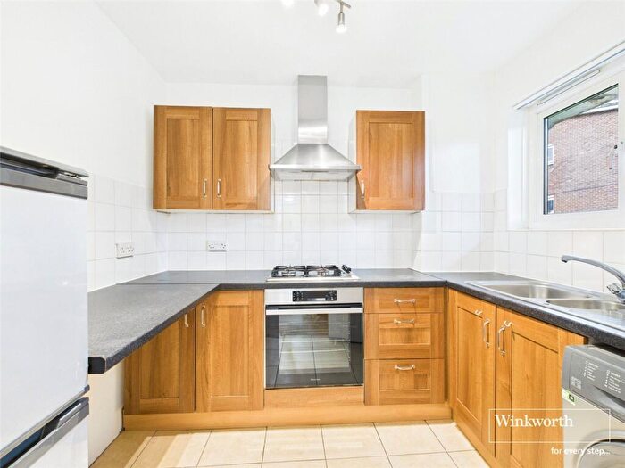 1 Bedroom Apartment To Rent In Pipers Green, London, NW9