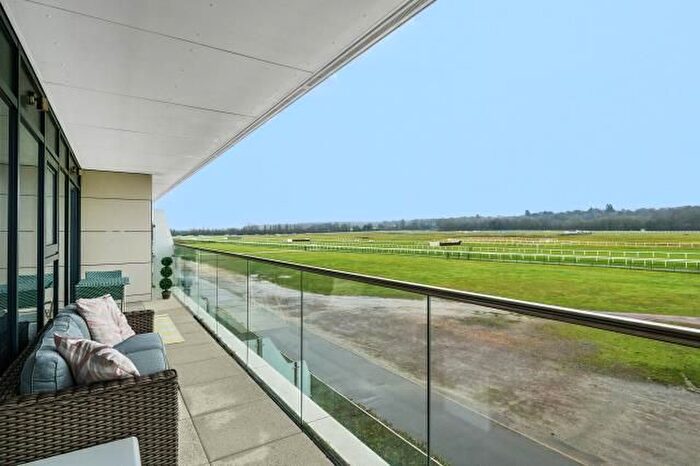 2 Bedroom Flat For Sale In Newbury Racecourse, Berkshire, RG14