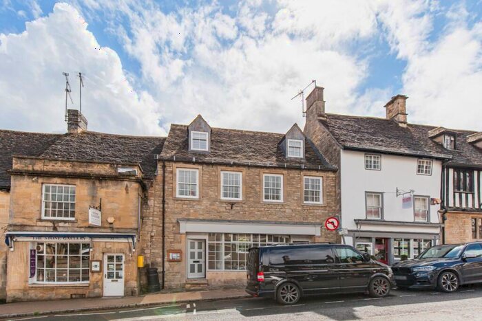 3 Bedroom Apartment To Rent In Burford, OX18