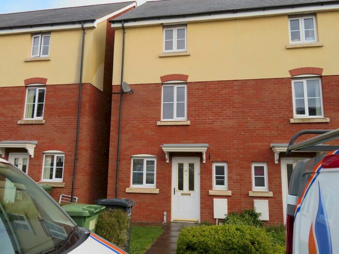 4 Bedroom Semi-Detached House To Rent In Staddlestone Circle, Saxongate, Hereford, HR2