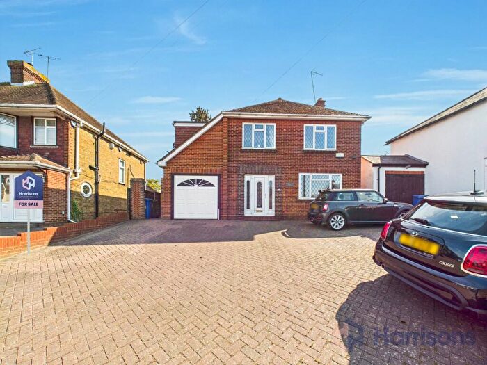 4 Bedroom Detached House For Sale In London Road, Sittingbourne, Kent, ME10
