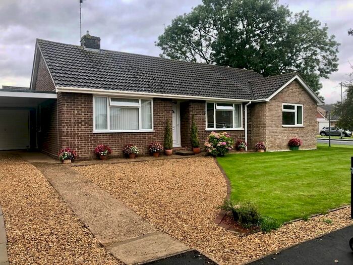 3 Bedroom Detached Bungalow To Rent In Pinewood Close, Bourne, PE10