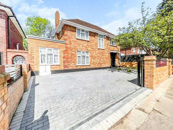 4 Bedroom Detached House To Rent In Sudbury Hill Close, Wembley, HA0