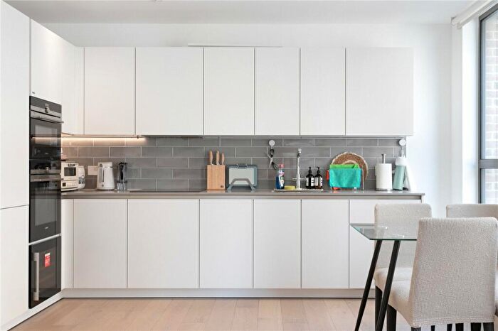 1 Bedroom Apartment For Sale In Gunthorpe Street, London, E1