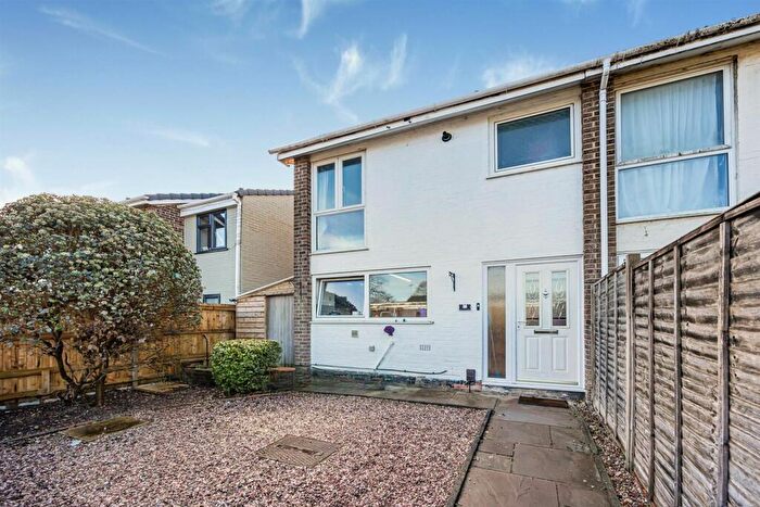 3 Bedroom End Of Terrace House For Sale In Lowfield Road, Caversham, Reading, RG4