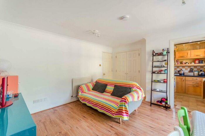 2 Bedroom Flat To Rent In Drake Hall, Royal Docks, London, E16