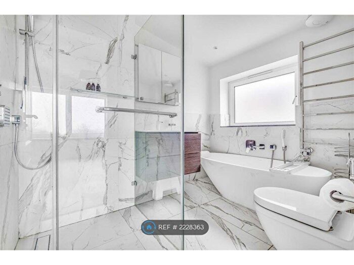 4 Bedroom Detached House To Rent In Thackeray Close, London, SW19