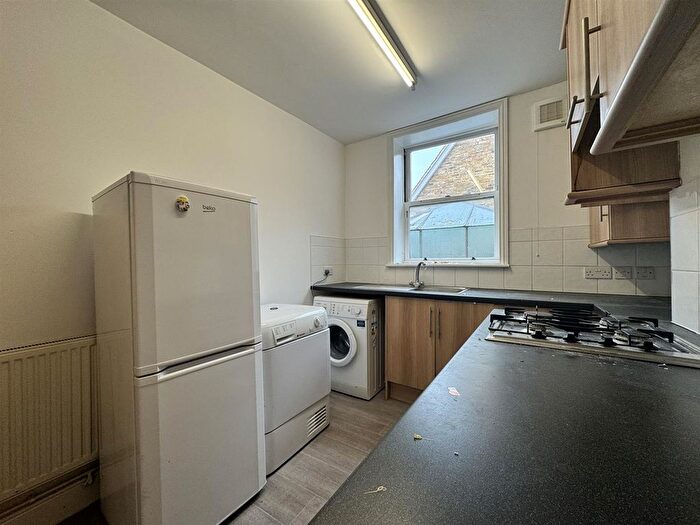 1 Bedroom Flat For Sale In Darby Drive, Waltham Abbey, EN9