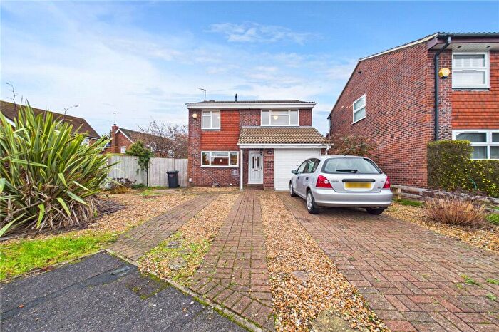 4 Bedroom Detached House To Rent In Hawkesbury Drive, Calcot, Reading, Berkshire, RG31