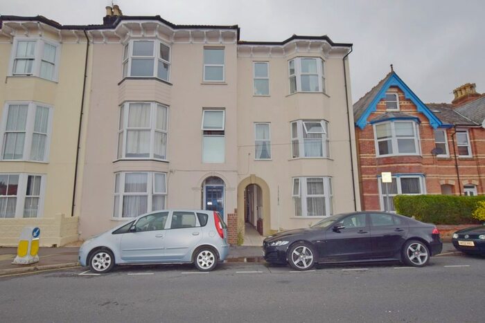 1 Bedroom Flat To Rent In Flat Gatwick House, Glamis Street, Bognor Regis, West Sussex, PO21