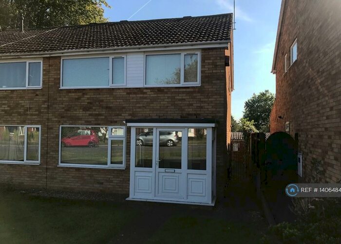 4 Bedroom Semi-Detached House To Rent In Lichen Green, Coventry, CV4
