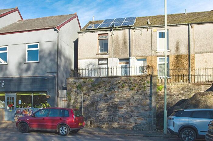 2 Bedroom End Of Terrace House For Sale In Ystrad Road, Pentre, CF41
