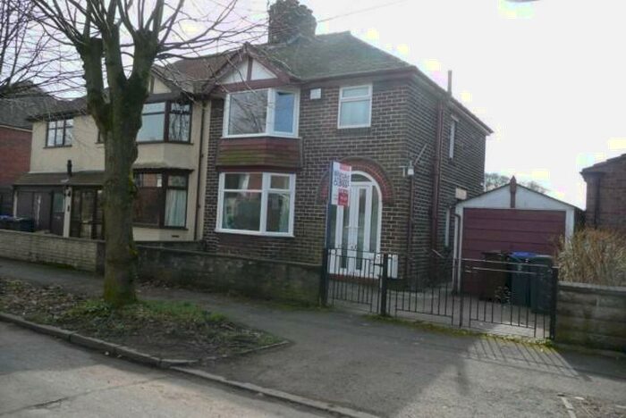 3 Bedroom Semi-Detached House To Rent In Nab Hill Avenue, Leek, Staffordshire, ST13