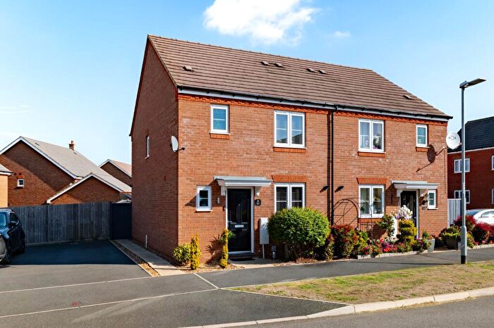 3 Bedroom Semi-Detached House For Sale In Parrott Grove, Marston Moretaine, MK43
