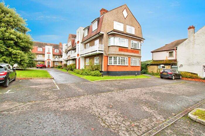 2 Bedroom Flat For Sale In Upminster Road, Hornchurch, RM11