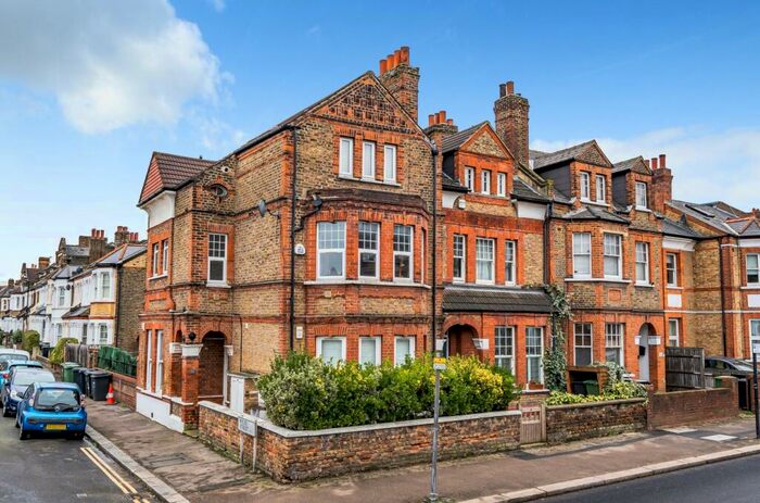 2 Bedroom Flat To Rent In Honor Oak Park London, SE23