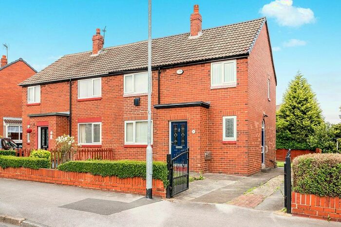 3 Bedroom Semi-Detached House To Rent In Cotswold Road, Rothwell, Leeds, West Yorkshire, LS26