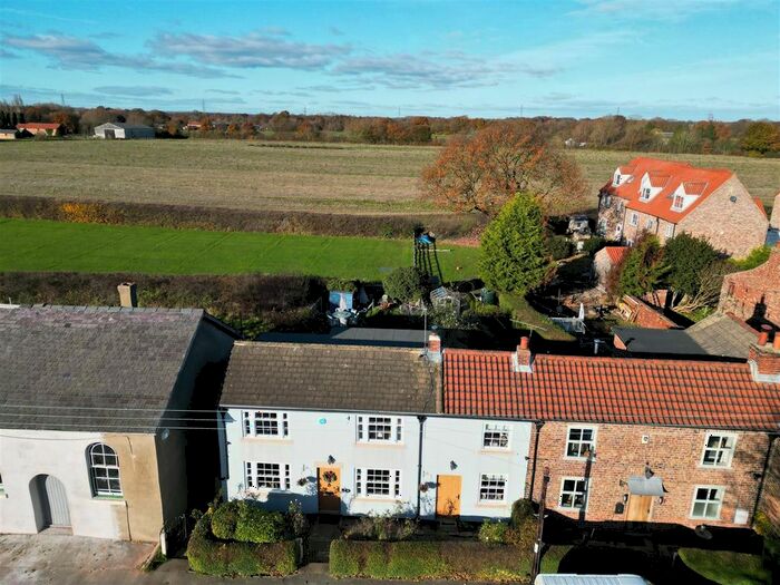 4 Bedroom Cottage For Sale In Broad Lane, Sykehouse, Goole, DN14