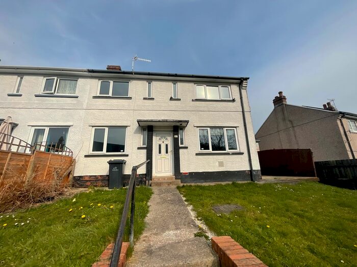3 Bedroom Semi-Detached House To Rent In George Daggar Avenue, Abertillery, NP13