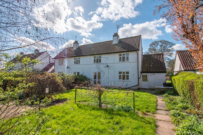 3 Bedroom Semi Detached House For Sale In Church Lane, Stoughton, Leicester, LE2