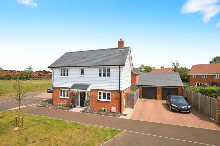 4 Bedroom Detached House For Sale In Iris Close, Hellingly, Hailsham, BN27