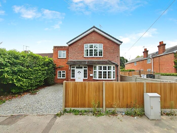 4 Bedroom Detached House To Rent In Wellington Road, Sandhurst, GU47