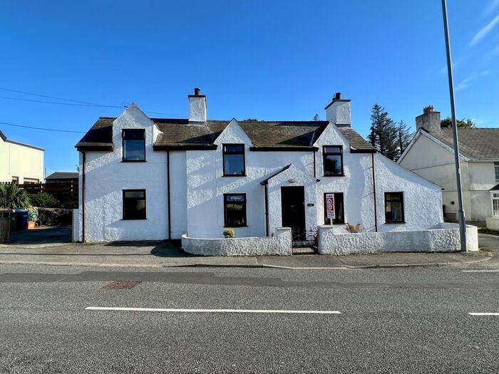 3 Bedroom Detached House For Sale In Cemaes Bay, LL67