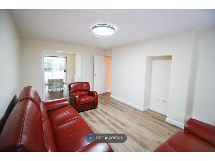 4 Bedroom Detached House To Rent In Wheeleys Road, Birmingham, B15
