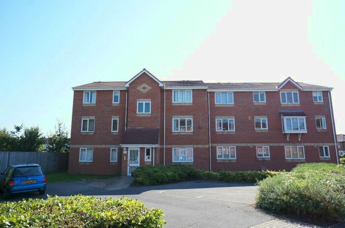 2 Bedroom Flat To Rent In New Road, Hackbridge, Surrey CR4