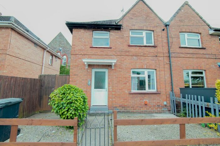 3 Bedroom Semi-Detached House To Rent In Kingsland Road, St Philips, Bristol, BS2