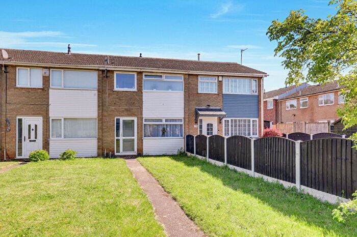 3 Bedroom Terraced House For Sale In Conifer Walk, Nottingham, NG3