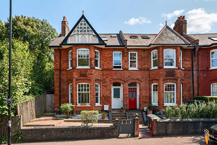 5 Bedroom House For Sale In Park Avenue, London, N22