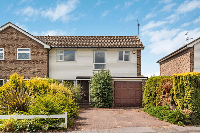 4 Bedroom Semi-Detached House For Sale In Holly Lea, Jacob's Well, Guildford, GU4