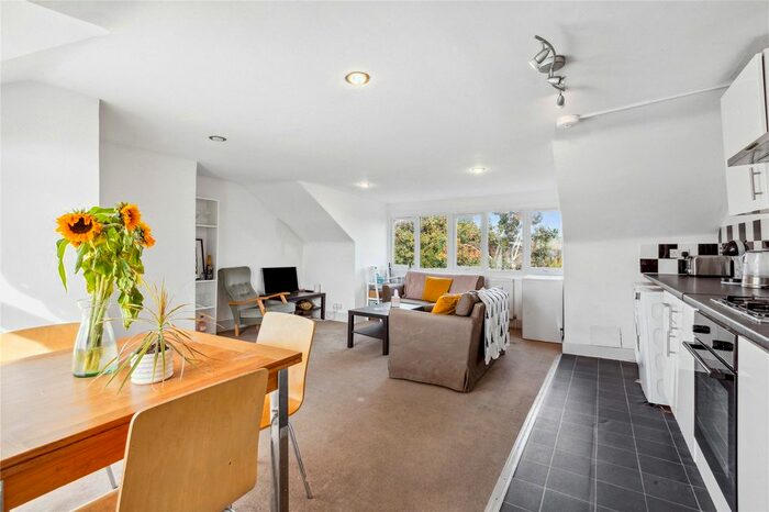 3 Bedroom Flat To Rent In Endlesham House, Endlesham Road, London, SW12