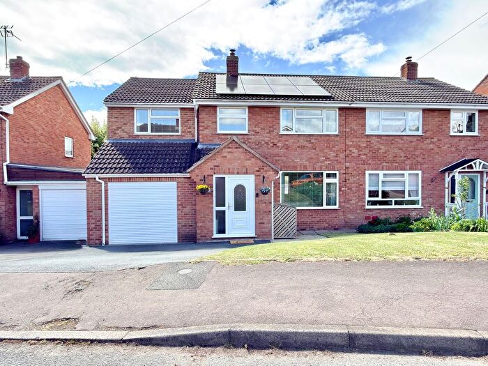 4 Bedroom Semi Detached House For Sale In Hillview Lane, Twyning, Tewkesbury, GL20