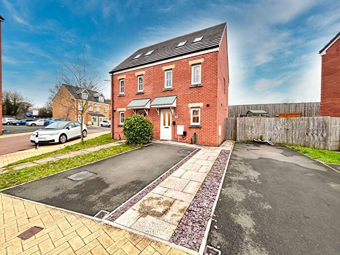 3 Bedroom Semi Detached House For Sale In Ffordd Cadfan, Brigend, CF31