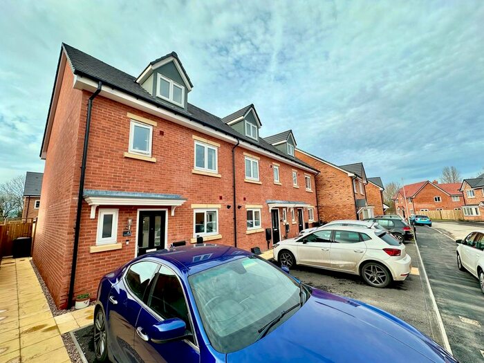 4 Bedroom Terraced House To Rent In Armstrong Road, Nuneaton, CV11
