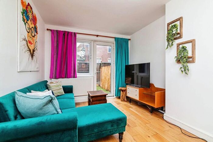 1 Bedroom Property To Rent In Florida Street, Bethnal Green North, E2