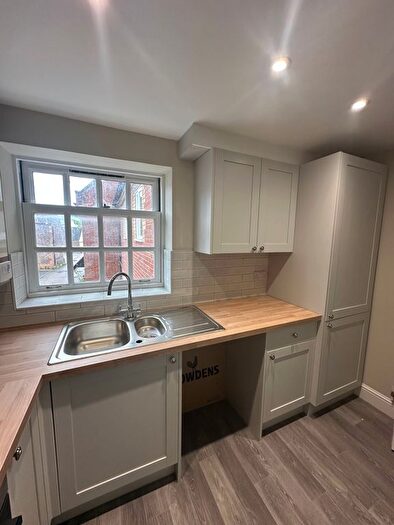 2 Bedroom Flat To Rent In Kinnings Row, Tonbridge, TN9