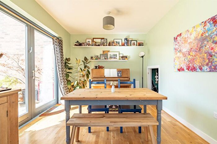 5 Bedroom End Terrace House For Sale In Lotherington Avenue, Derwenthorpe, York, YO10