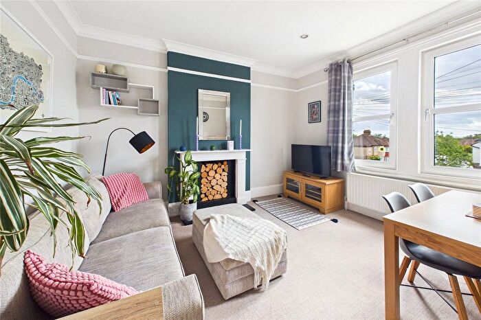 2 Bedroom Flat For Sale In Tankerville Road, London, SW16